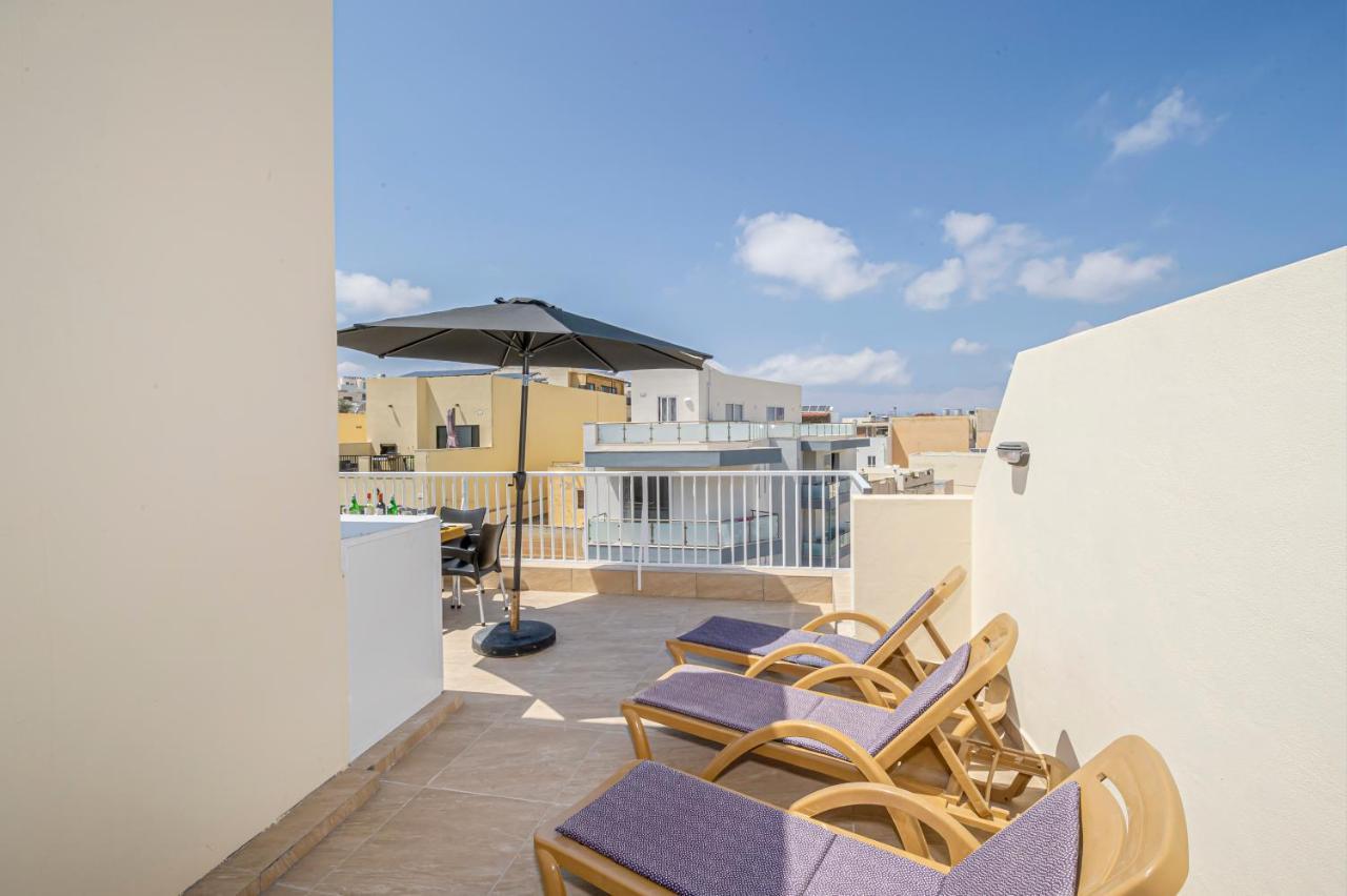 Summer Breeze Penthouse With Private Hot Tub & Terrace With Panoramic Views, By Getawaysmalta Mellieħa Екстериор снимка