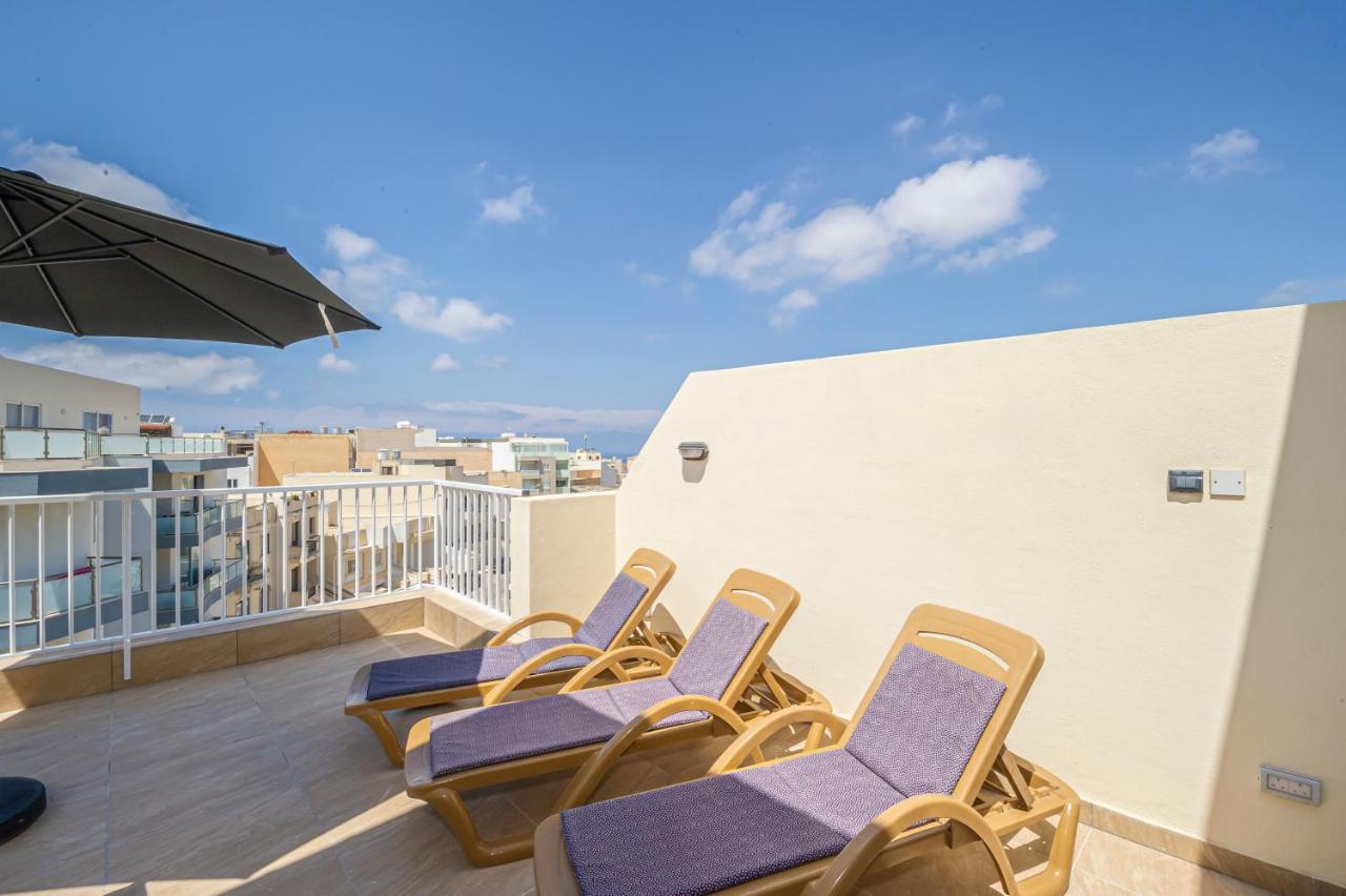 Summer Breeze Penthouse With Private Hot Tub & Terrace With Panoramic Views, By Getawaysmalta Mellieħa Екстериор снимка