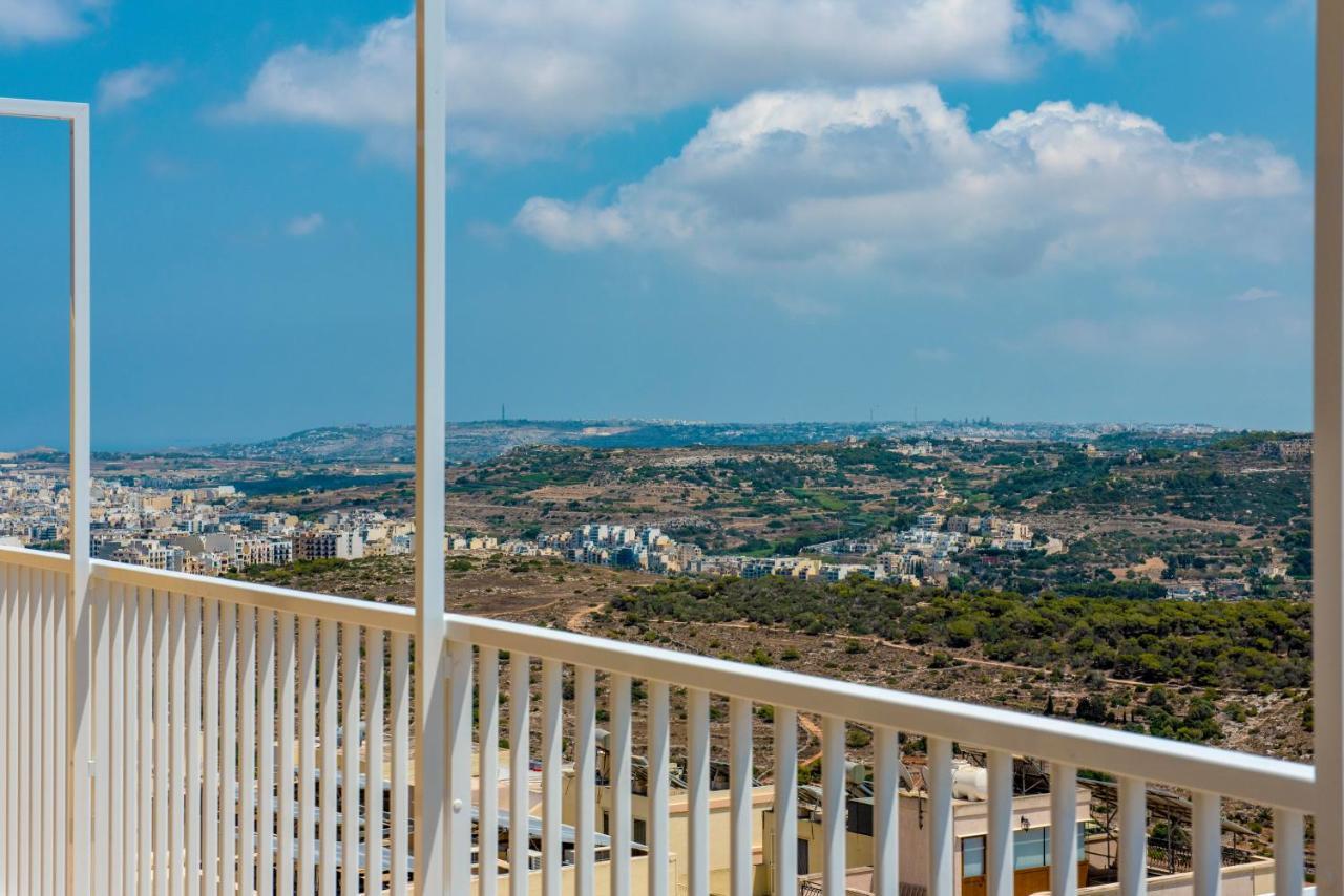 Summer Breeze Penthouse With Private Hot Tub & Terrace With Panoramic Views, By Getawaysmalta Mellieħa Екстериор снимка