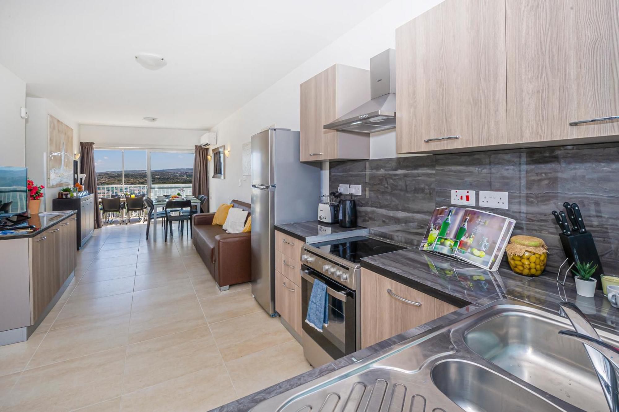 Summer Breeze Penthouse With Private Hot Tub & Terrace With Panoramic Views, By Getawaysmalta Mellieħa Екстериор снимка