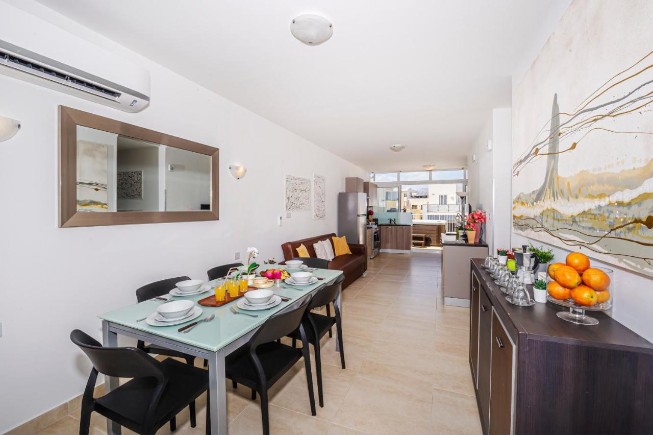 Summer Breeze Penthouse With Private Hot Tub & Terrace With Panoramic Views, By Getawaysmalta Mellieħa Екстериор снимка
