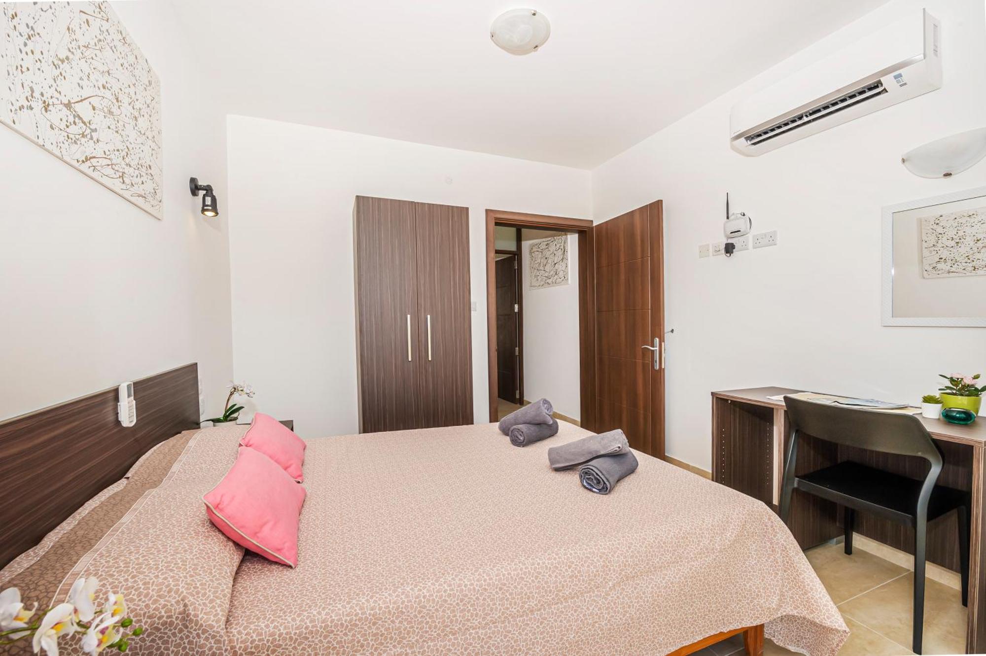 Summer Breeze Penthouse With Private Hot Tub & Terrace With Panoramic Views, By Getawaysmalta Mellieħa Екстериор снимка
