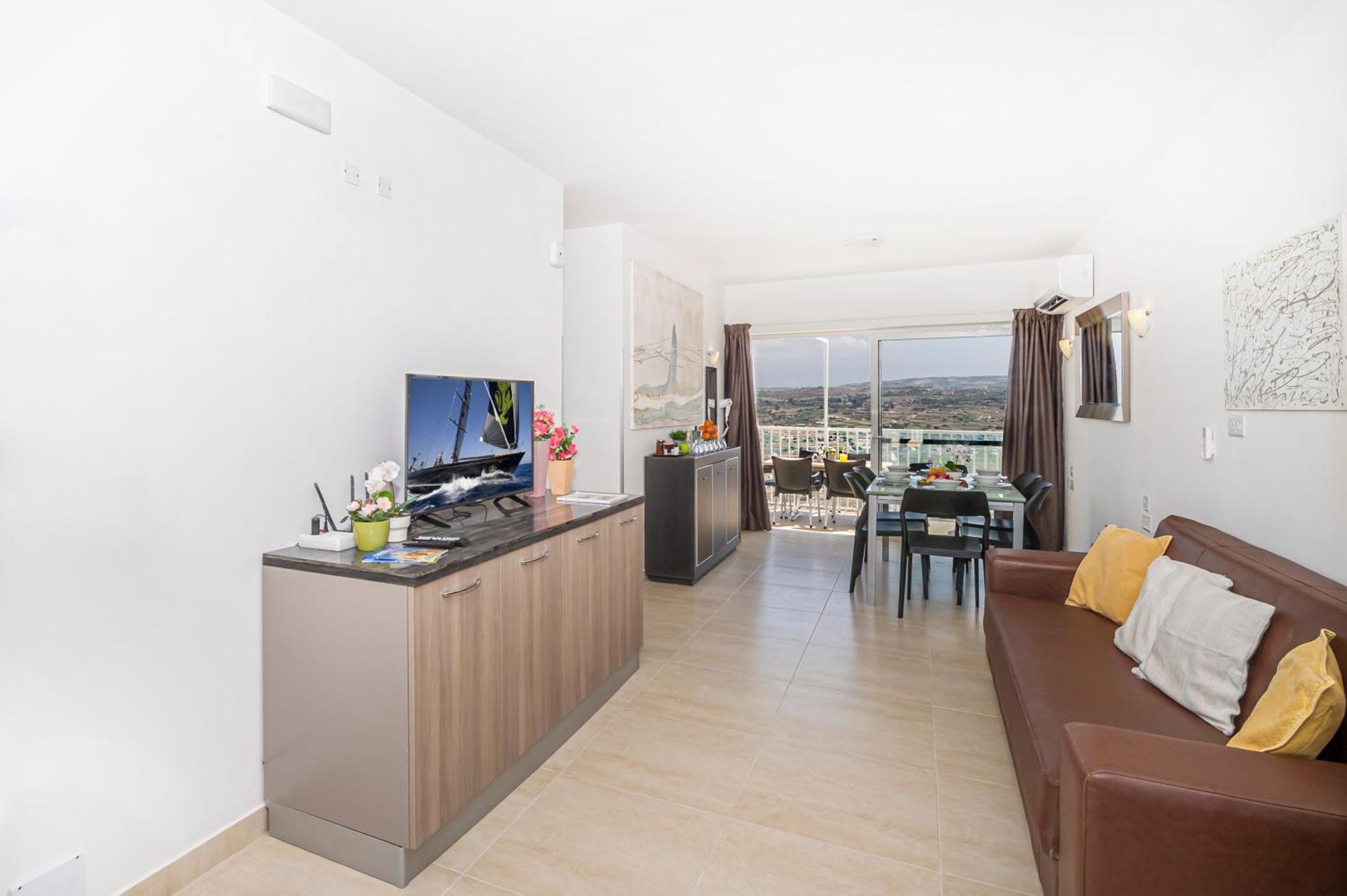 Summer Breeze Penthouse With Private Hot Tub & Terrace With Panoramic Views, By Getawaysmalta Mellieħa Екстериор снимка