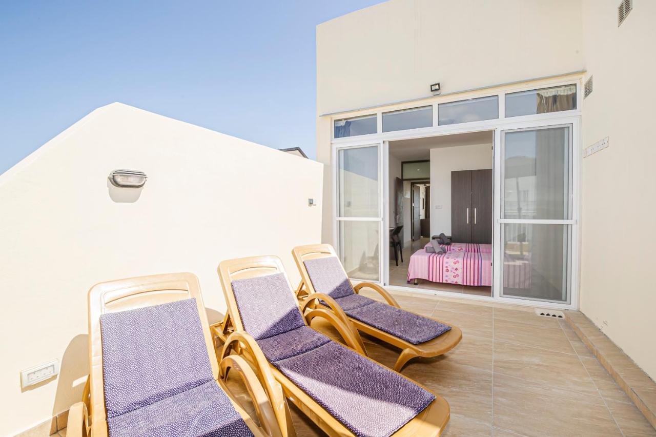 Summer Breeze Penthouse With Private Hot Tub & Terrace With Panoramic Views, By Getawaysmalta Mellieħa Екстериор снимка